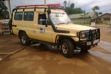 landcruiser-with-roof